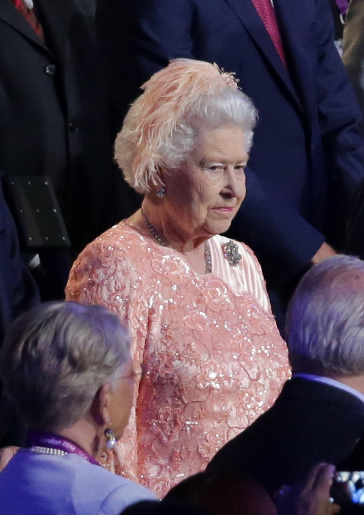 La Regina partecipa alla cerimonia di apertura dei Giochi Olimpici a Londra il 27 luglio 2012 (Michael Kappeler/DPA Picture Alliance Archive/Alamy)