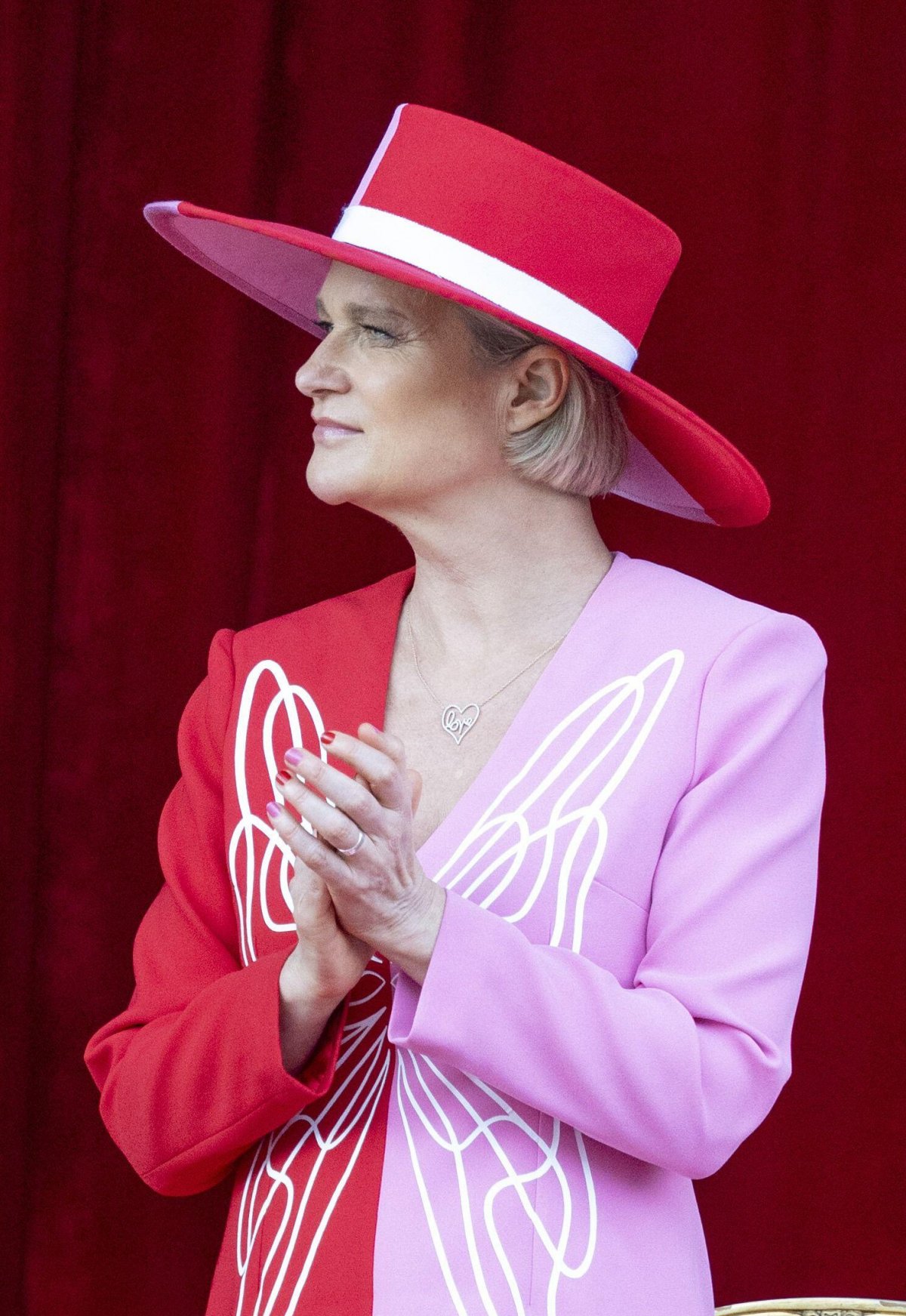 La Principessa Delphine del Belgio partecipa alla parata militare e civile a Bruxelles il 21 luglio 2024 (NICOLAS MAETERLINCK/Belga News Agency/Alamy)