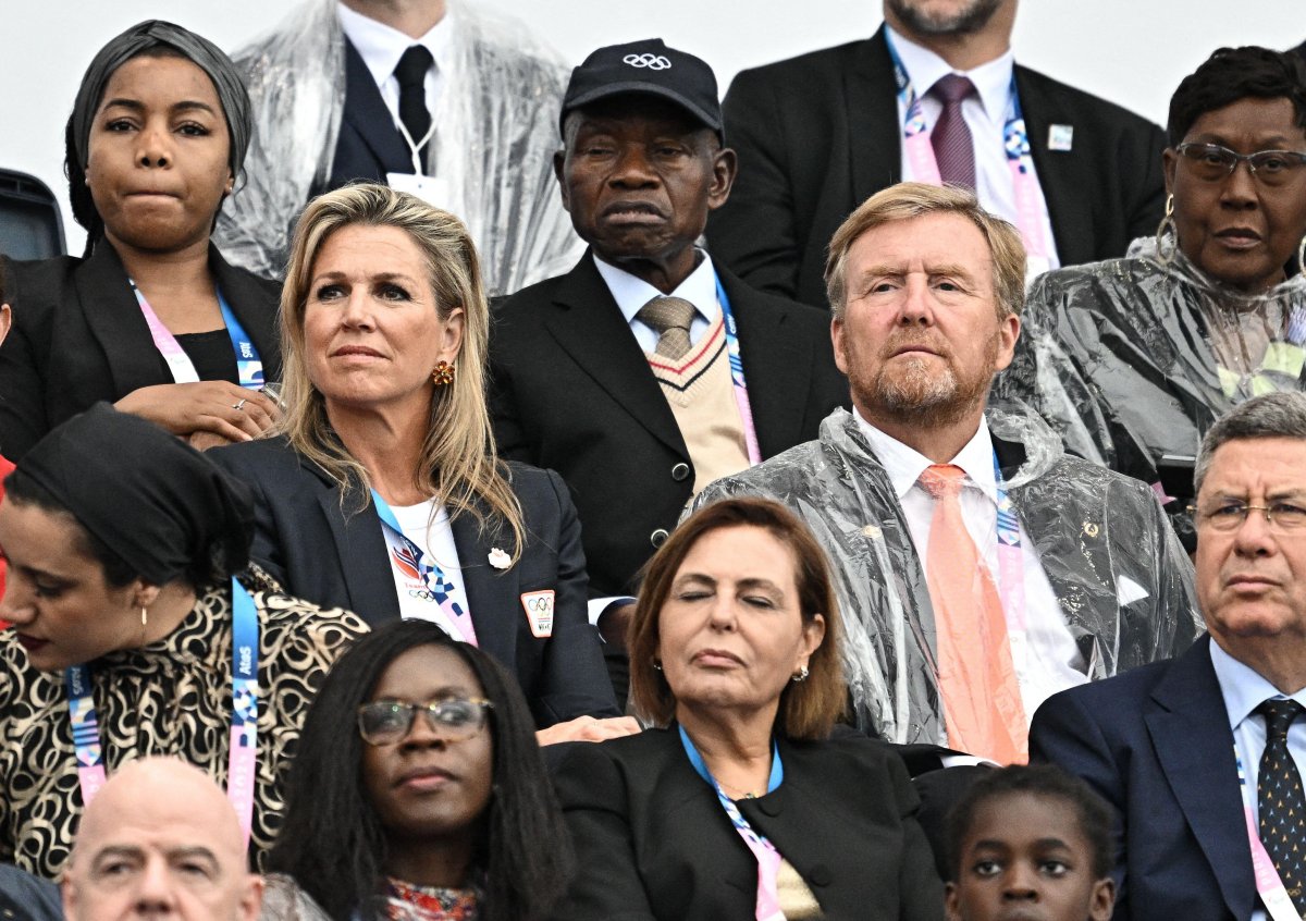 Il Re e la Regina dei Paesi Bassi partecipano alla cerimonia di apertura dei Giochi Olimpici Estivi a Parigi il 26 luglio 2024 (David Niviere/Abaca Press/Alamy)