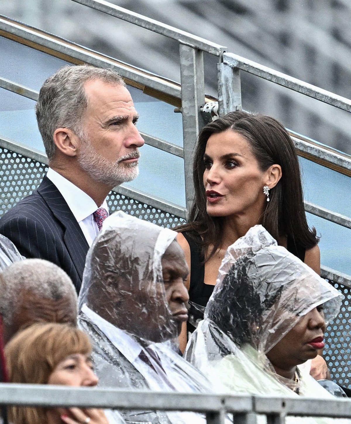 Il Re e la Regina di Spagna partecipano alla cerimonia di apertura dei Giochi Olimpici Estivi a Parigi il 26 luglio 2024 (David Niviere/Abaca Press/Alamy)