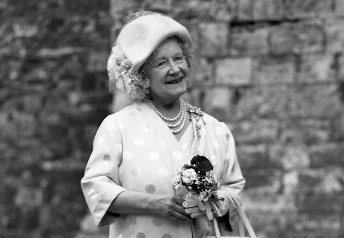 Queen Elizabeth the Queen Mother visits Dover Castle (Allan Warren/Wikimedia Commons)