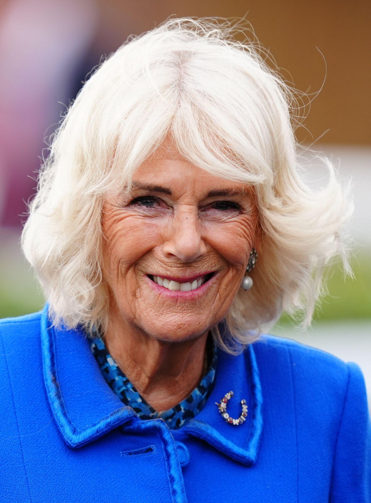 La regina Camilla partecipa al terzo giorno del festival Sky Bet Ebor presso l'ippodromo di York il 23 agosto 2024 (Mike Egerton/PA Images/Alamy)