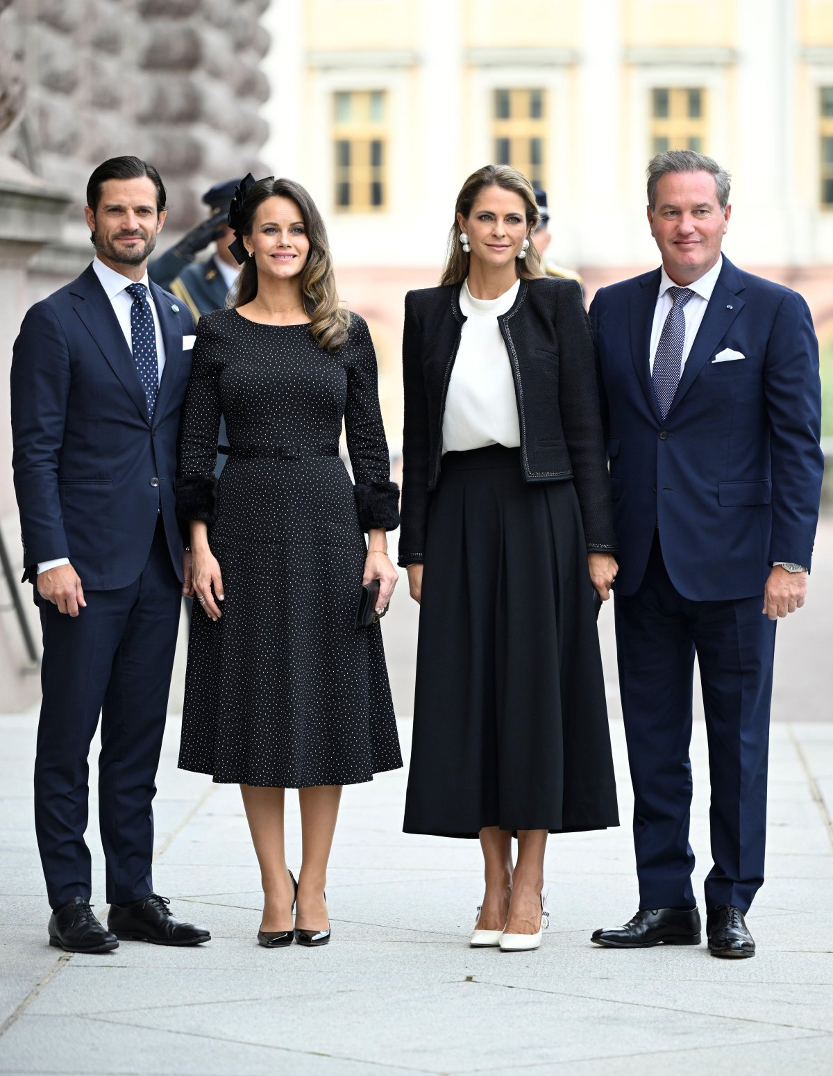 Il Principe Carl Philip, la Principessa Sofia, la Principessa Madeleine e Christopher O'Neill arrivano per l'apertura della sessione del Riksdag a Stoccolma il 10 settembre 2024 (Pontus Lundahl/TT News Agency/Alamy)