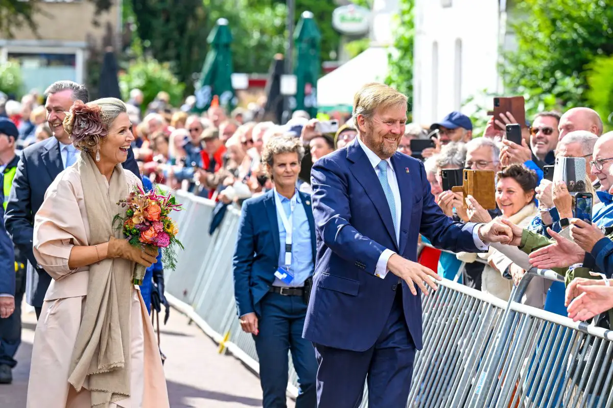 Il Re e la Regina dei Paesi Bassi visitano il comune di Eijsden-Margraten per l'inizio nazionale della celebrazione degli 80 anni di libertà il 12 settembre 2024 (Patrick van Emst/NL Beeld/Alamy)