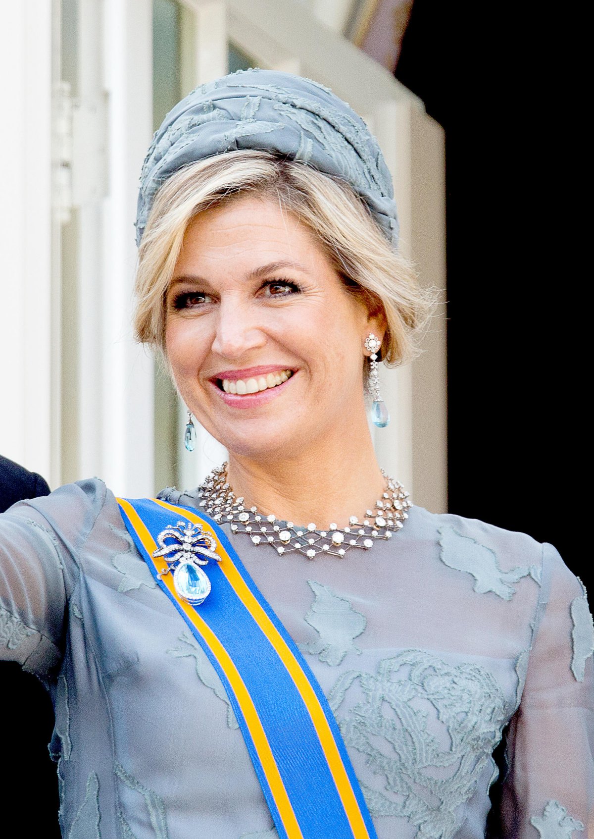 La Regina dei Paesi Bassi saluta dal balcone di Palazzo Noordeinde all'Aia durante il Prinsjesdag il 19 settembre 2017 (Albert Nieboer/DPA Picture Alliance/Alamy)