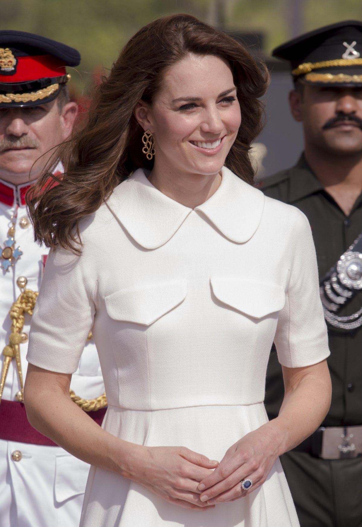 La Duchessa di Cambridge partecipa a una cerimonia di posa della corona a India Gate a Delhi il 11 aprile 2016 (WENN/Alamy)