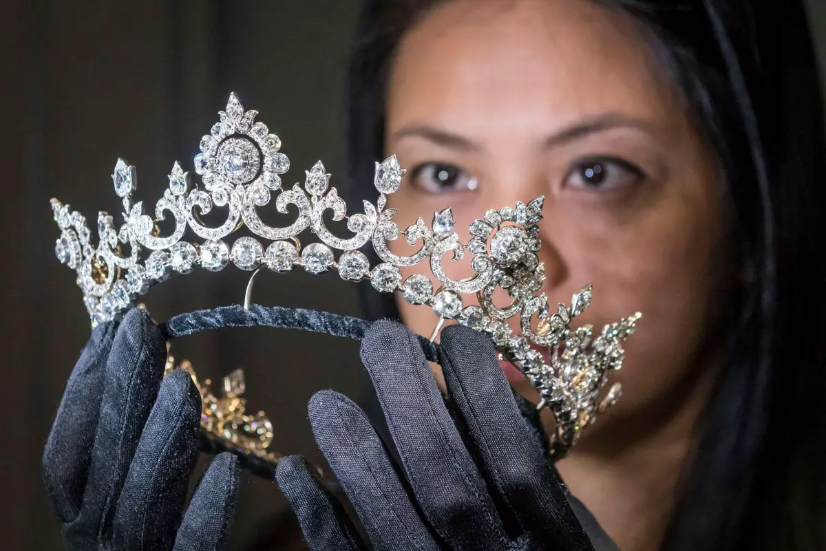 Una tiara di diamanti della collezione dei Marchesi di Anglesey esposta da Hancocks gioiellieri a Mayfair il 24 gennaio 2020 (Stephen Chung/Alamy)