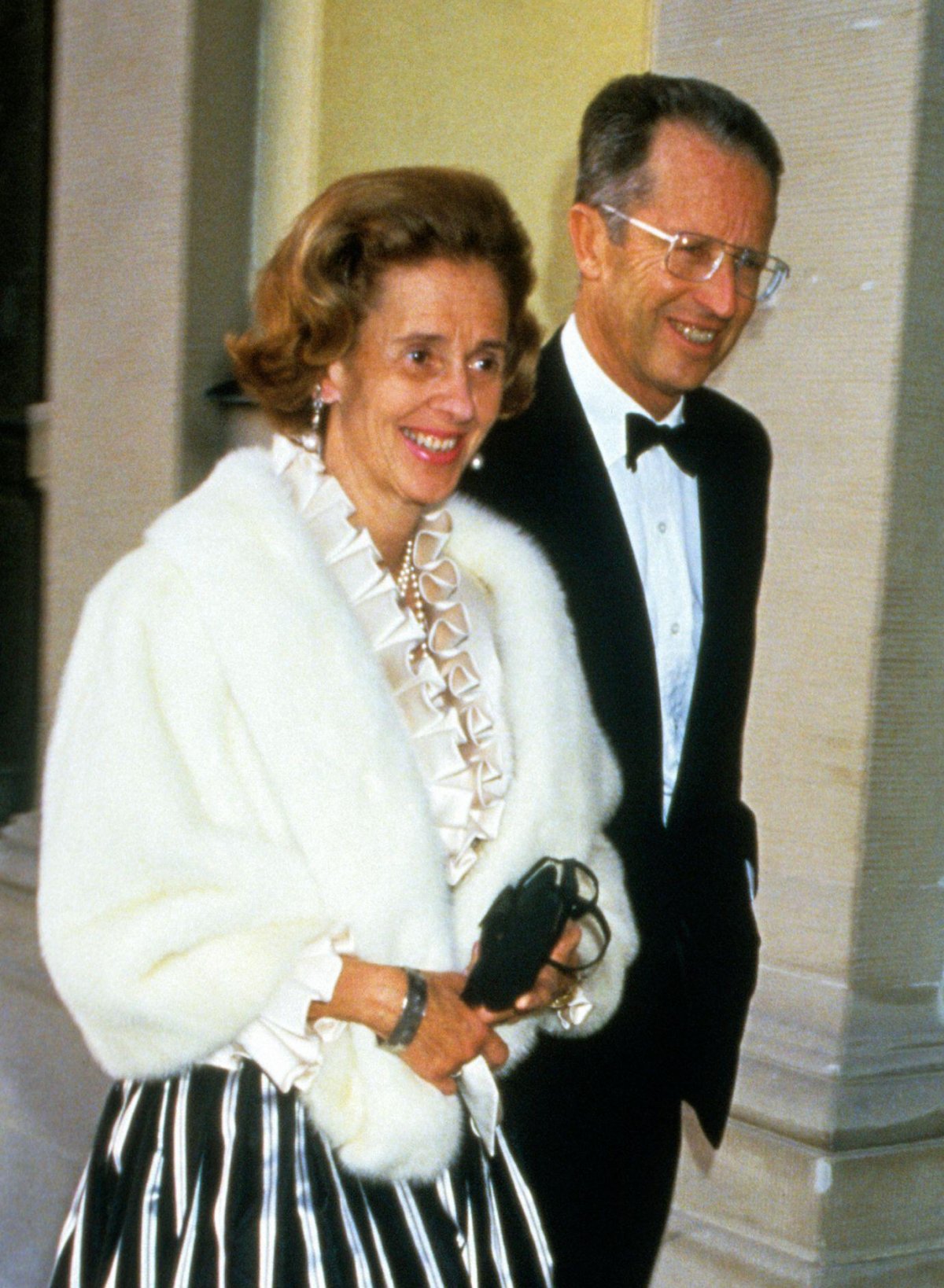 Il Re Baudouin e la Regina Fabiola del Belgio partecipano a una cena di gala a Palazzo Drottningholm a Stoccolma nel settembre 1986 (Roger Tillberg/Alamy)