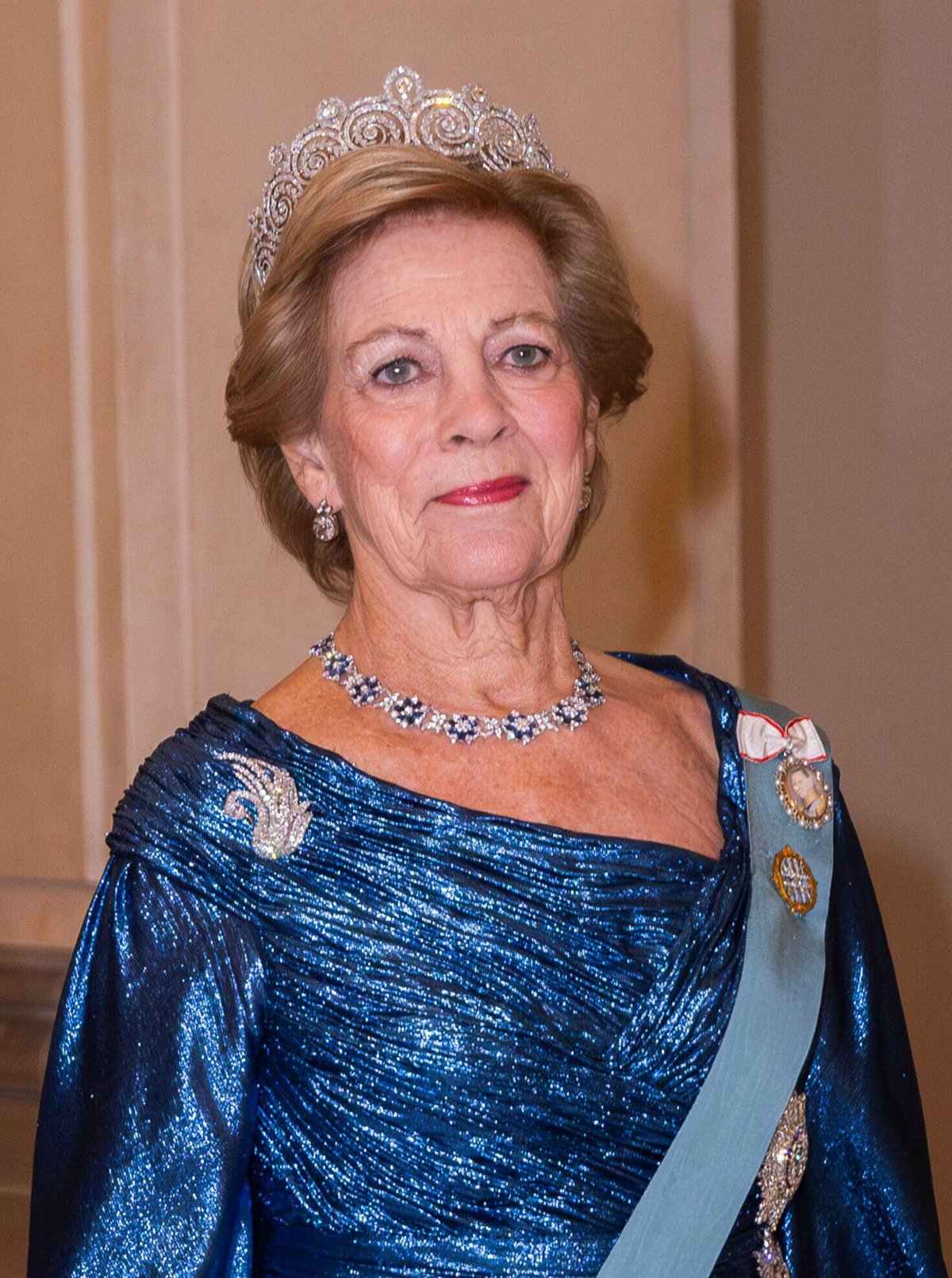 La regina Anne-Marie partecipa a un banchetto di gala al Palazzo di Christiansborg a Copenaghen in occasione del 18° compleanno del principe Christian di Danimarca il 15 ottobre 2023 (Patrick van Katwijk/DPA Picture Alliance/Alamy)