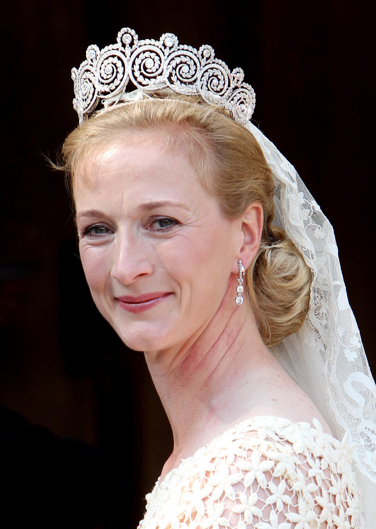 La principessa Nathalie di Sayn-Wittgenstein-Berleburg è fotografata il giorno del suo matrimonio con Alexander Johannsmann a Bad Berleburg il 18 giugno 2011 (Patrick van Katwijk/DPA Picture Alliance/Alamy)