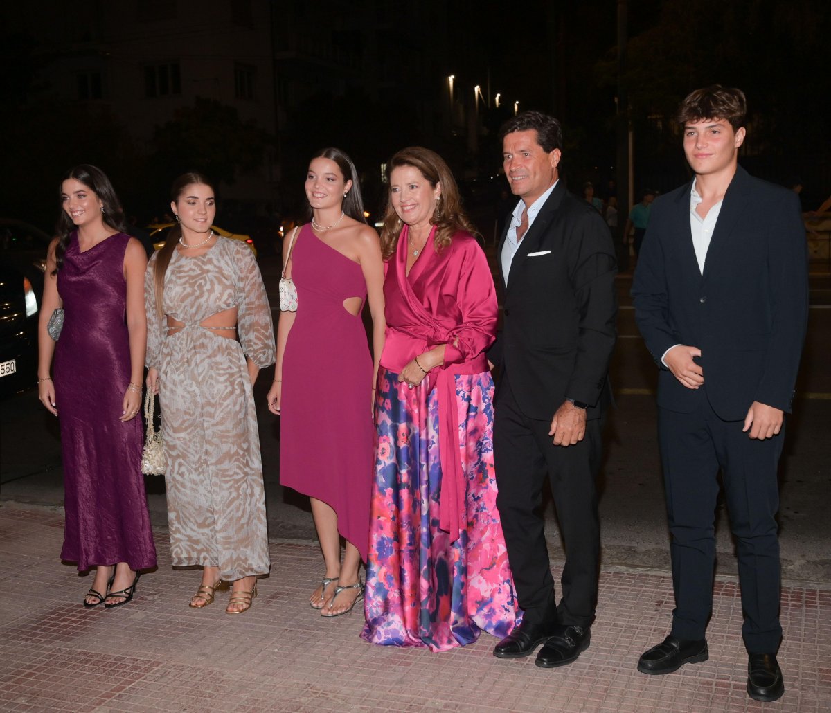 Arrietta Morales y de Grecia, Ana María Morales y de Grecia, Amelia Morales y de Grecia, Principessa Alexia, Carlos Morales Quintana e Carlos Morales y de Grecia partecipano a una cena prematrimoniale per la Principessa Theodora e Matthew Kumar al Museo Bizantino e Cristiano di Atene il 27 settembre 2024 (Dimitris Aspiotis/Alamy)