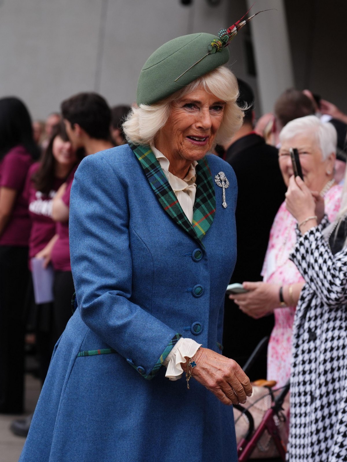 Re Carlo III e Regina Camilla visitano il Parlamento scozzese a Edimburgo per celebrare il 25° anniversario il 28 settembre 2024 (Andrew Milligan/PA Images/Alamy)