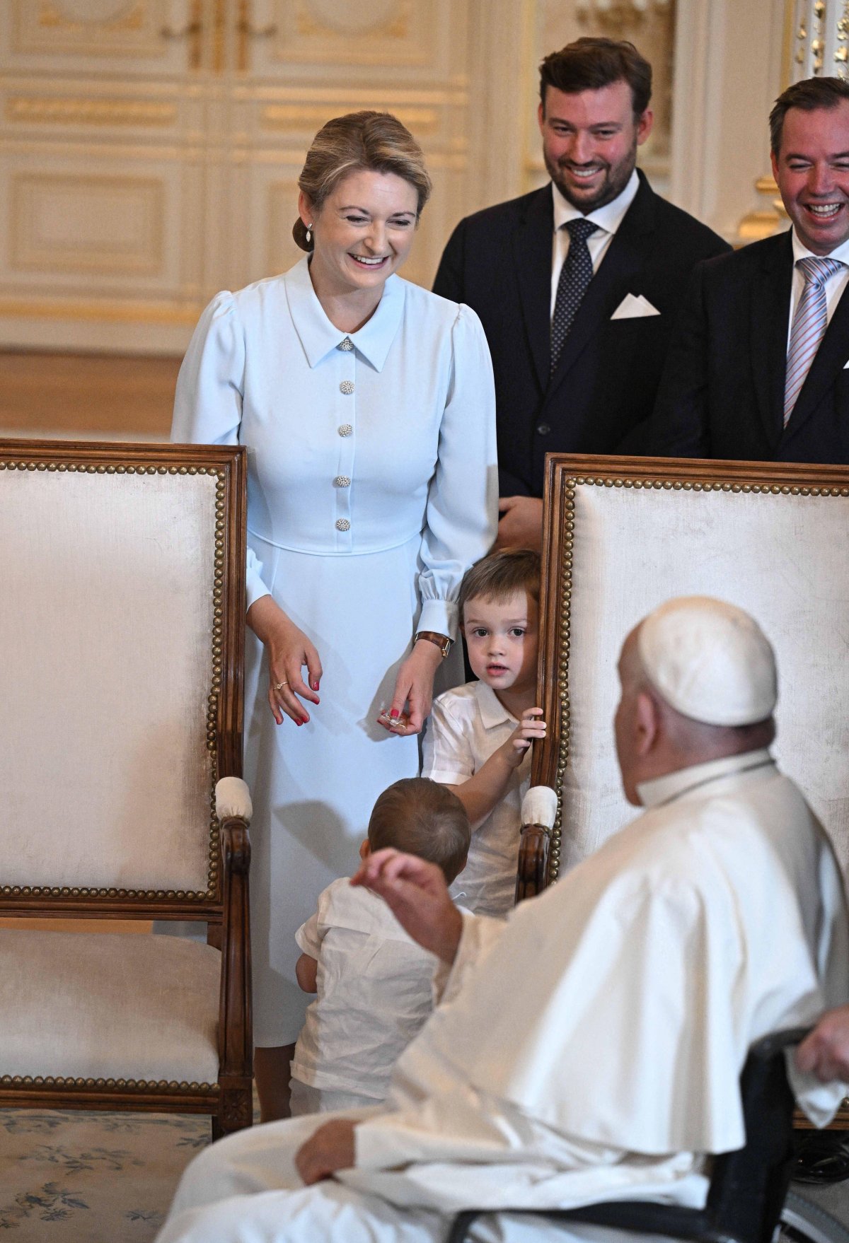 Papa Francesco visita il Granduca e la Granduchessa di Lussemburgo con i loro figli e nipoti al Palazzo Ducale di Lussemburgo il 26 settembre 2024 (David Niviere/Abaca Press/Alamy)