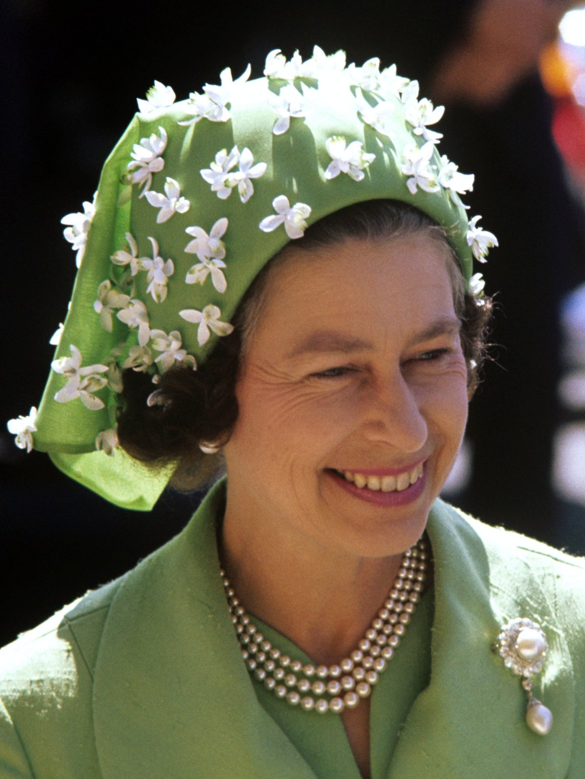 La Regina Elisabetta II visita l'Ospedale Princess Margaret a Christchurch, Nuova Zelanda, il 4 marzo 1977 (Ron Bell/PA Images/Alamy)