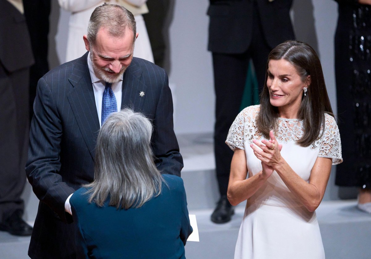 Il Re e la Regina di Spagna presenziano ai Premi Nazionali della Cultura al Museo Reina Sofia di Madrid il 10 ottobre 2024 (MPG/Alamy)