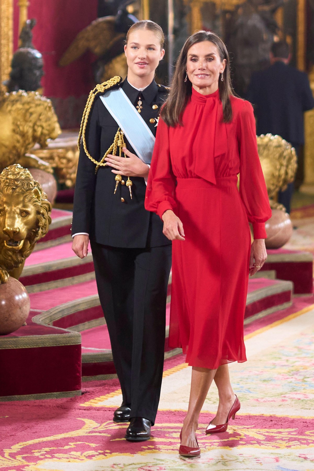 La Regina di Spagna, con la Principessa delle Asturie, partecipa a una ricezione per il Giorno Nazionale al Palazzo Reale di Madrid il 12 ottobre 2024 (Album/Alamy)