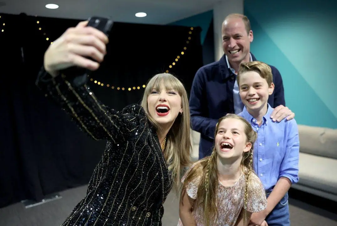 Il Principe di Galles, il Principe George e la Principessa Charlotte incontrano Taylor Swift allo Stadio Wembley di Londra il 21 giugno 2024 (Kensington Palace)