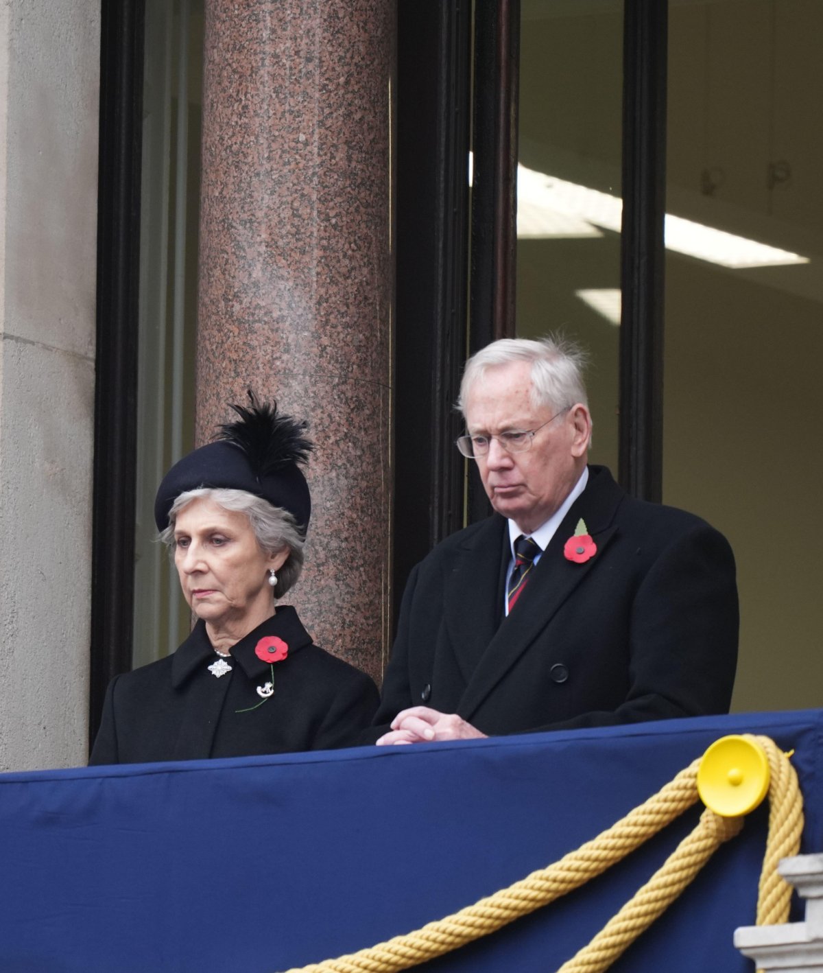 Il Duca e la Duchessa di Gloucester partecipano alla cerimonia della Domenica del Ricordo al Cenotafio di Londra il 10 novembre 2024 (Jordan Pettitt/PA Images/Alamy)