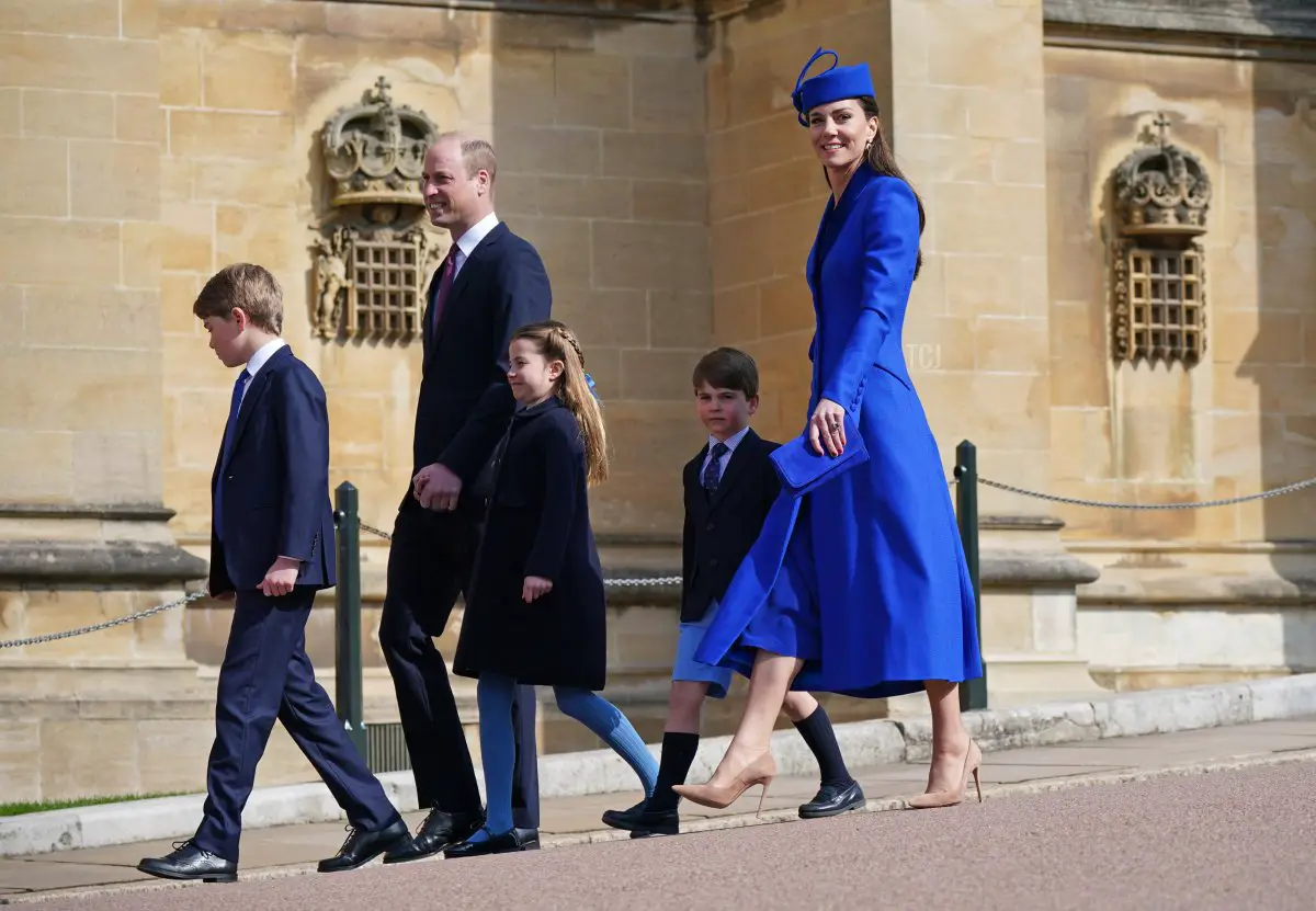 Il Principe e la Principessa di Galles, con il Principe George, la Principessa Charlotte e il Principe Louis, partecipano al Servizio Pasquale di Mattutino al Castello di Windsor il 9 aprile 2023 a Windsor, Inghilterra (Yui Mok - WPA Pool/Getty Images)