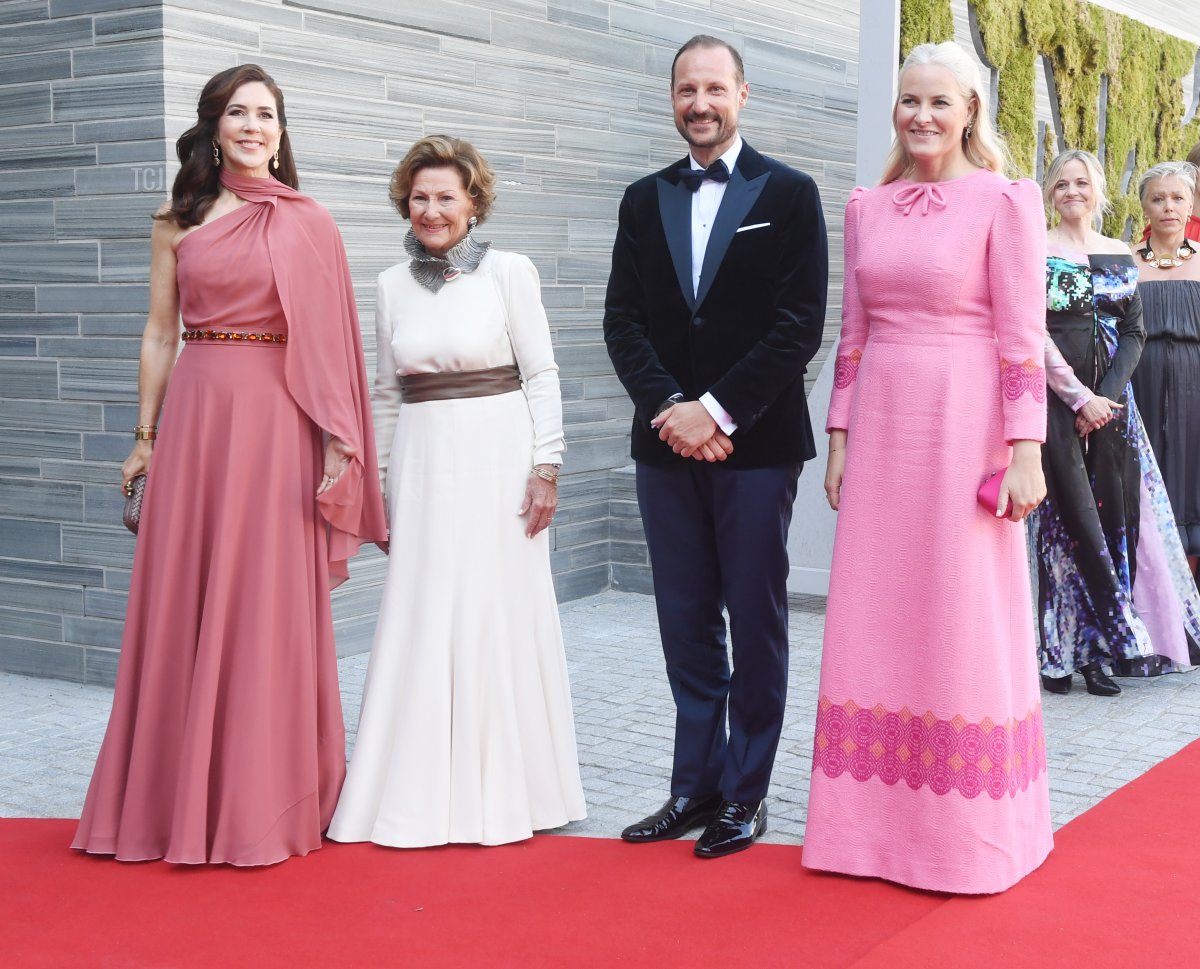 La Principessa Maria di Danimarca, la Regina Sonja, il Principe Ereditario Haakon e la Principessa Ereditaria Mette-Marit partecipano a una cena ufficiale in concomitanza con l'apertura del nuovo Museo Nazionale il 10 Giugno 2022 a Oslo, Norvegia