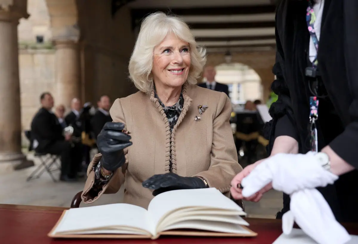 La Regina Camilla del Regno Unito visita la Old Market Hall di Shrewsbury il 27 marzo 2024 (Chris Jackson/PA Images/Alamy)