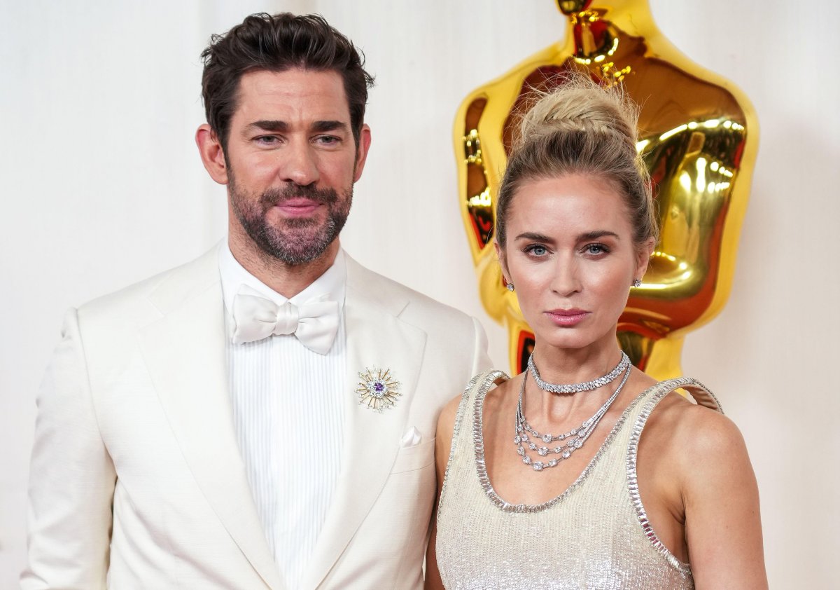 John Krasinski ed Emily Blunt partecipano alla 96ª cerimonia annuale degli Academy Awards al Dolby Theatre di Hollywood, California, il 10 marzo 2024 (Sthanlee B. Mirador/Sipa USA/Alamy)