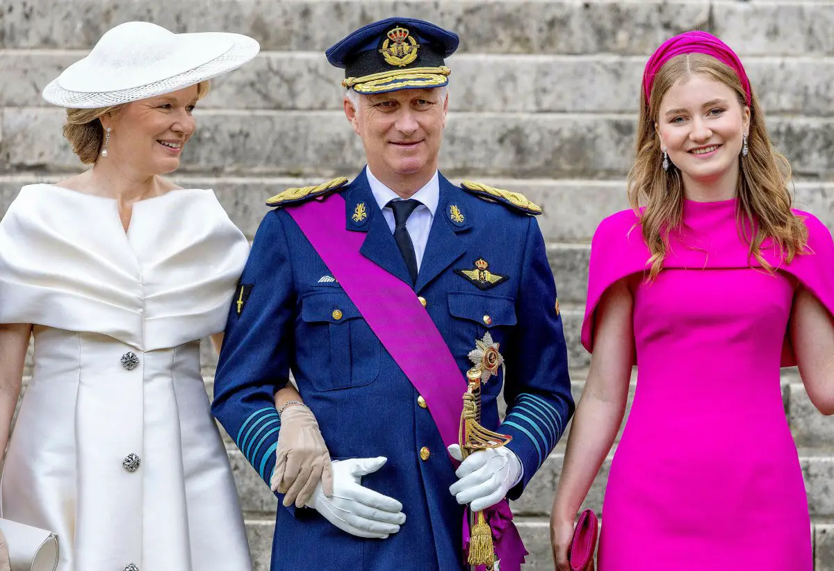 Il Re e la Regina dei Belgi, con la Duchessa di Brabant, partecipano a un servizio di Te Deum presso la Cattedrale di San Michele e San Gudula a Bruxelles il 21 luglio 2024 (Albert Nieboer/DPA Picture Alliance/Alamy)