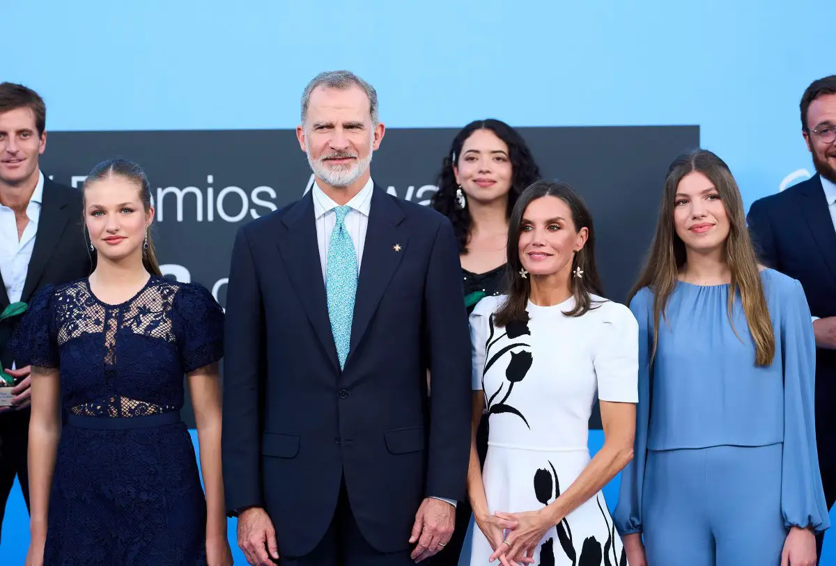 Il Re e la Regina di Spagna, con la Principessa delle Asturie e l'Infanta Sofia, partecipano agli Awards della Principessa di Girona a Lloret de Mar il 10 luglio 2024 (MPG/Alamy)