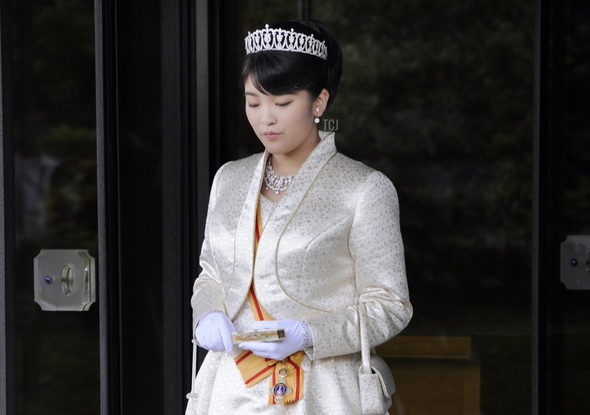 La Principessa Mako del Giappone, prima figlia del Principe Akishino e della Principessa Kiko, in abito formale lascia il Palazzo Imperiale di Tokyo dopo un incontro con l'imperatore e l'imperatrice il 23 ottobre 2011