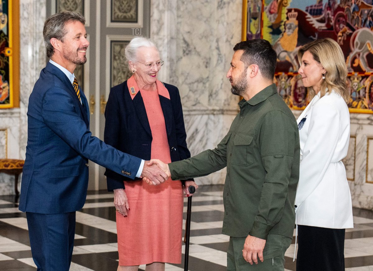 La Regina e il Principe Ereditario di Danimarca accolgono il Presidente e la First Lady dell'Ucraina nella Sala dei Cavalieri al Castello di Christiansborg a Copenaghen, Danimarca, il 21 agosto 2023 (MARTIN SYLVEST/Ritzau Scanpix/AFP via Getty Images)