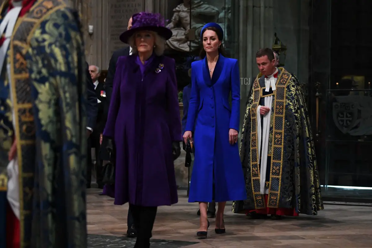 La Duchessa di Cornovaglia, Camilla, segue la Duchessa di Cambridge, Catherine, durante il servizio della Giornata del Commonwealth all'Abbazia di Westminster, a Londra, il 14 marzo 2022