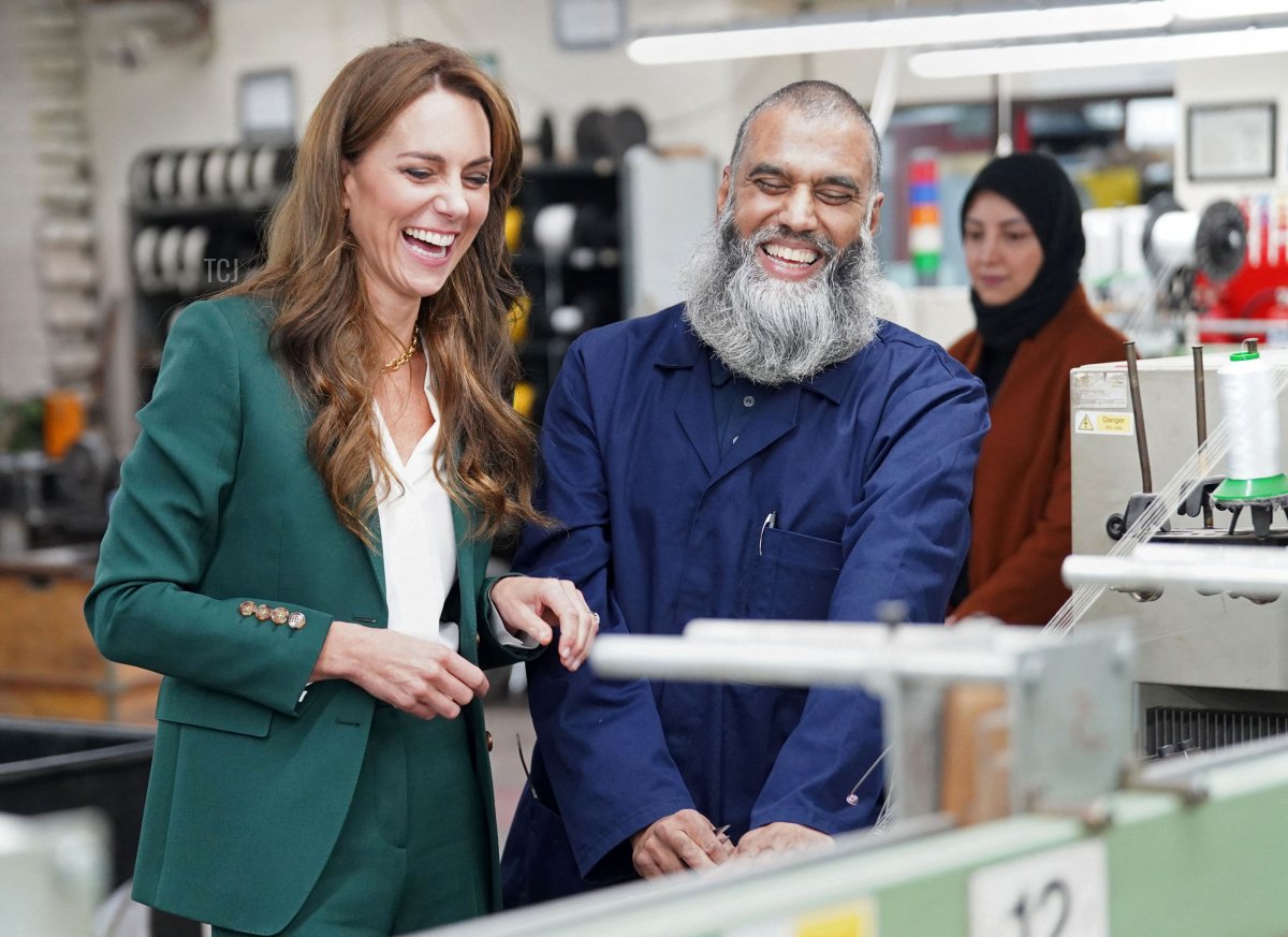 La Principessa di Galles visita AW Hainsworth, un'azienda tessile a conduzione familiare a Leeds, il 26 settembre 2023 (Danny Lawson - WPA Pool/Getty Images)