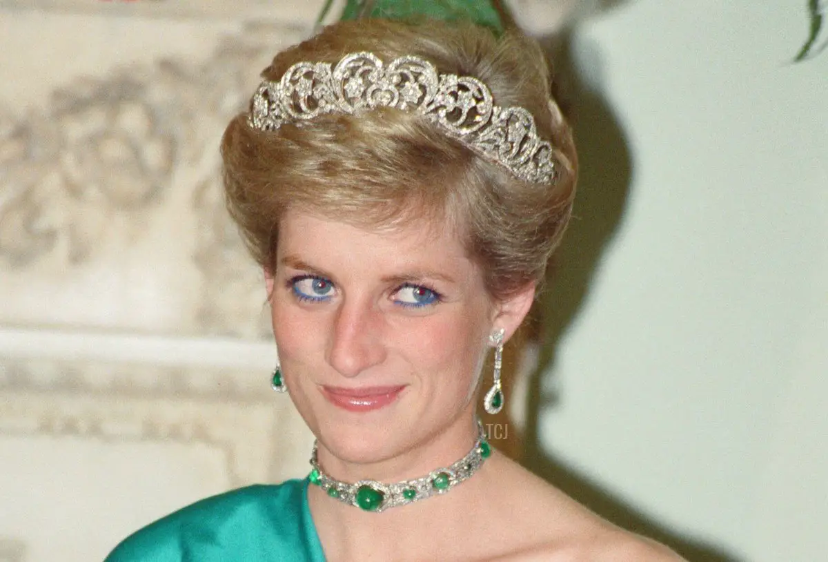 La Principessa del Galles, Lady Diana, partecipa a un banchetto a Mansion House ospitato dal Lord Mayor di Londra in onore di Robert Hawke, il Primo Ministro australiano durante la sua visita in Gran Bretagna, 1989