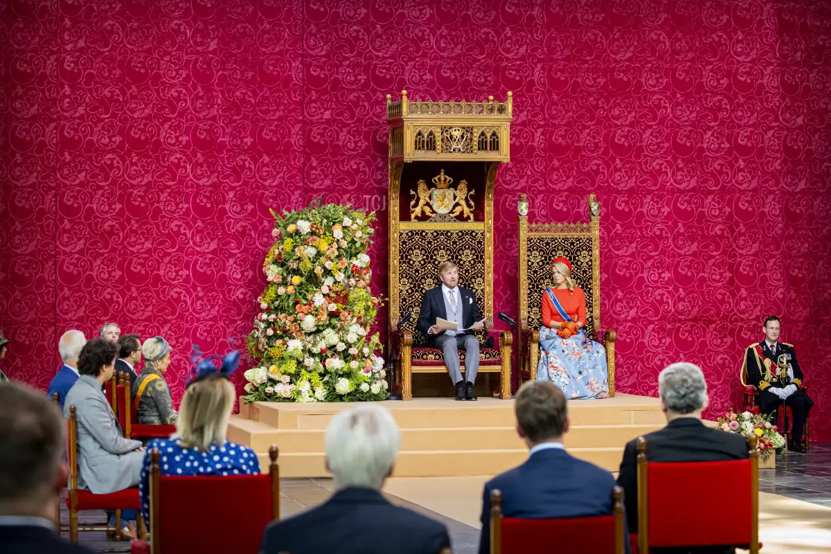 Re Willem-Alexander dei Paesi Bassi e Regina Maxima dei Paesi Bassi partecipano a Prinsjesdag, l'apertura annuale dell'anno parlamentare, nella Grote Kerk il 21 settembre 2021 a L'Aia, Paesi Bassi