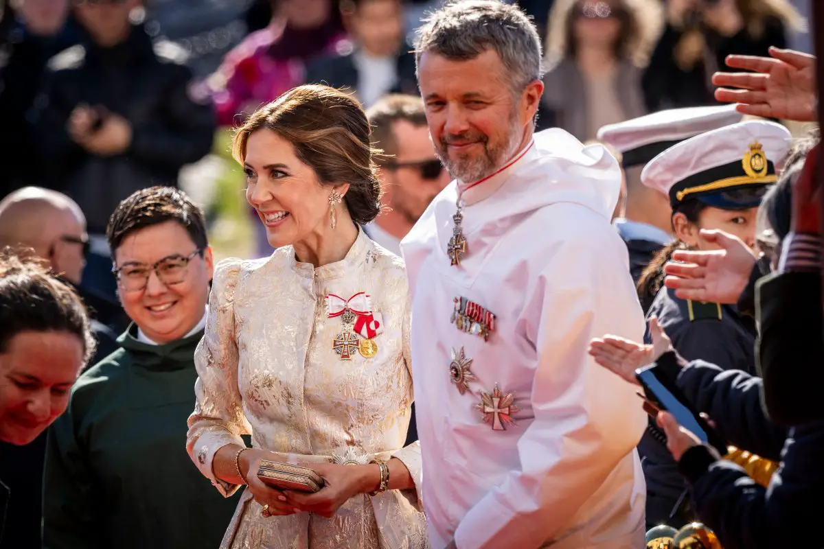 Il Re e la Regina di Danimarca partecipano a una cena ufficiale presso la casa culturale Katuaq a Nuuk, Groenlandia, il 4 luglio 2024 (Ida Marie Odgaard/Ritzau Scanpix/Alamy)