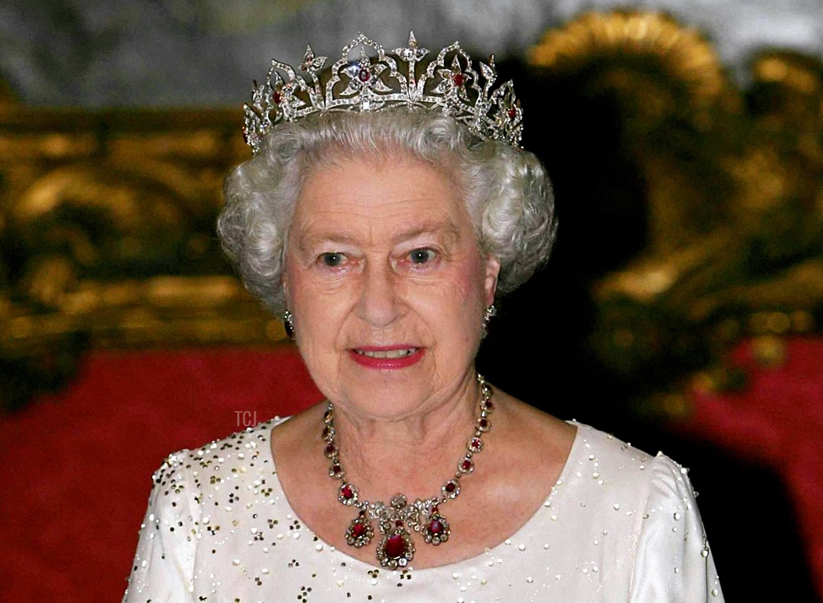 La regina del Regno Unito, Elizabeth II, partecipa a un banchetto di Stato al Palazzo a Malta, mercoledì 23 novembre 2005