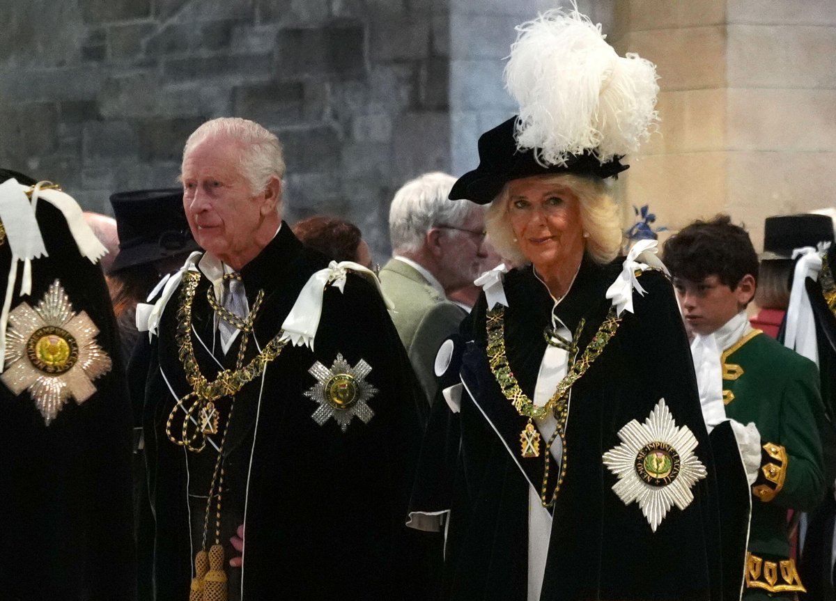 Re Carlo III e Regina Camilla partecipano al servizio dell'Ordine del Cardo presso la Cattedrale di St. Giles a Edimburgo il 3 luglio 2024 (Andrew Milligan/PA Images/Alamy)