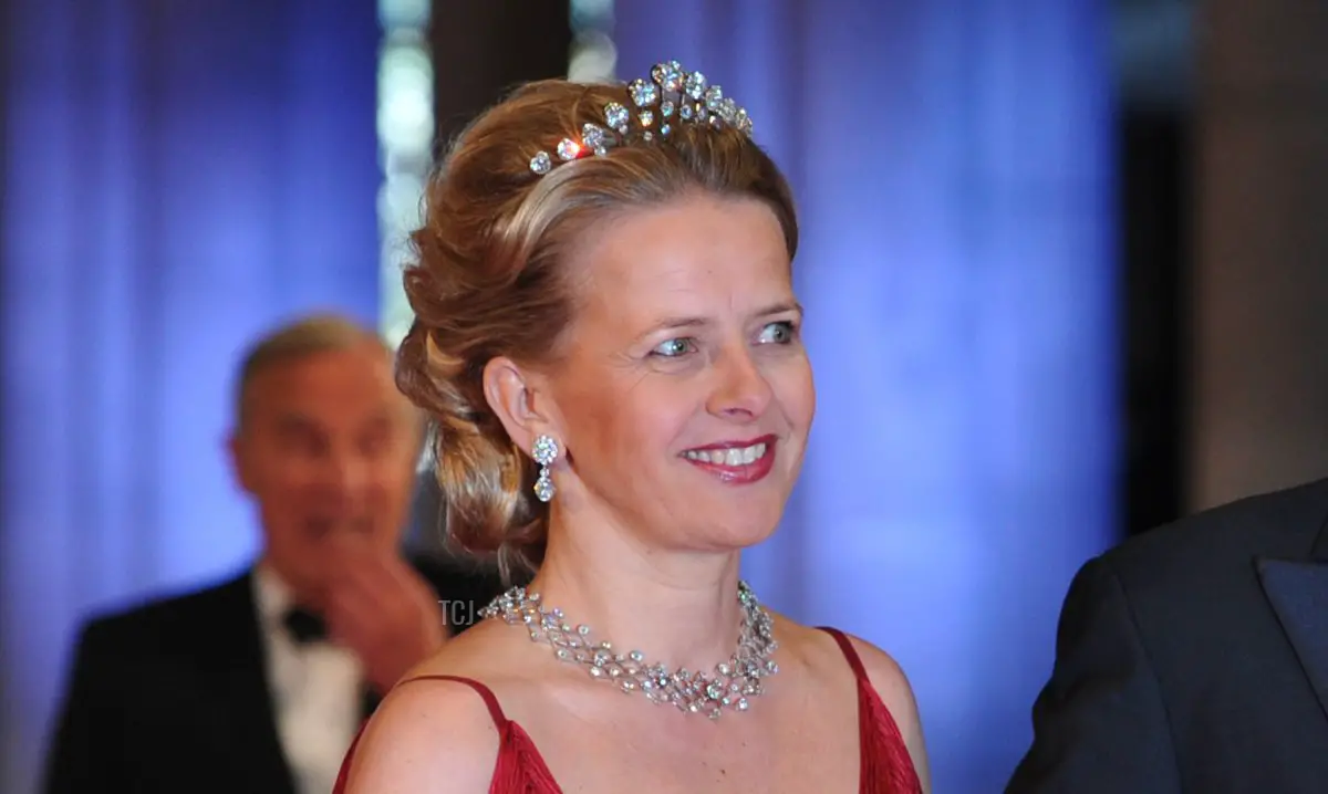 La principessa Mabel di Orange-Nassau posa il 29 aprile 2013 mentre arriva a una cena al Museo Nazionale (Rijksmuseum) di Amsterdam ospitata dalla regina Beatrix dei Paesi Bassi alla vigilia della sua abdicazione