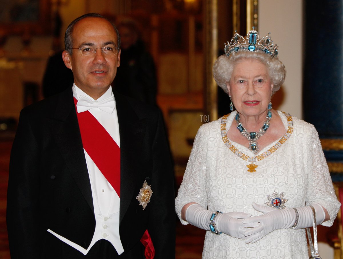 Il Presidente del Messico Felipe Calderon (a sinistra) partecipa a un banchetto di stato organizzato dalla Regina Elisabetta II (a destra) a Buckingham Palace il 30 marzo 2009 a Londra, Inghilterra