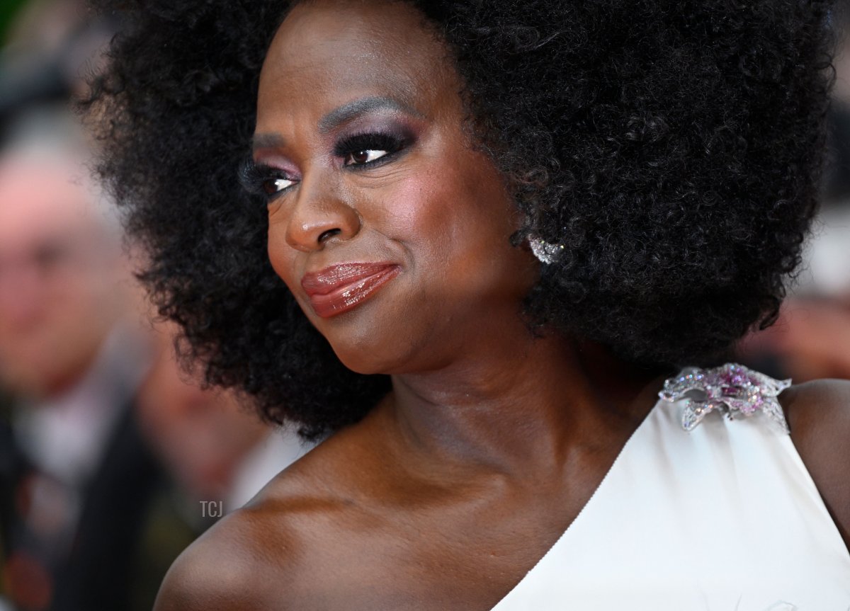 Viola Davis arriva per la proiezione del film 'Kaibutsu' durante il 76° Festival del Cinema di Cannes in Francia il 17 maggio 2023 (PATRICIA DE MELO MOREIRA/AFP via Getty Images)