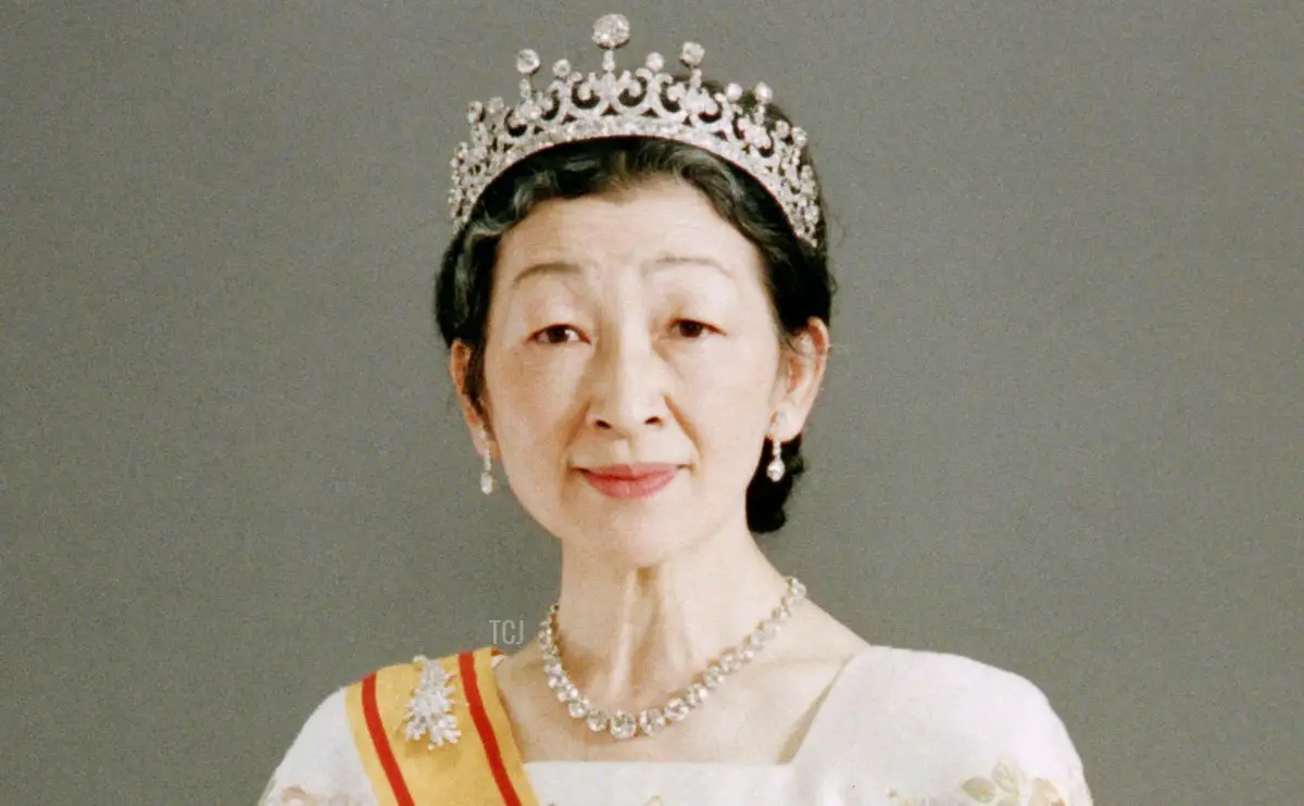 L'Agenzia della Casa Imperiale ha pubblicato questa recente foto dell'Imperatrice giapponese Michiko in abito completo l'8 novembre 1990, prima delle cerimonie di incoronazione dell'Imperatore Akihito previste per il 12 novembre