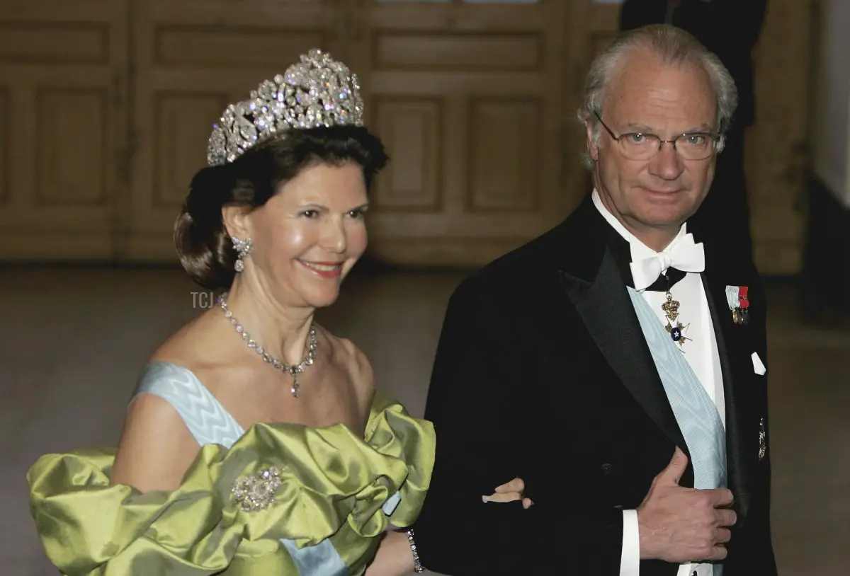 S.M. Re Carlo XVI Gustavo di Svezia e Regina Silvia arrivano per la Cena di Gala presso il Palazzo Reale per celebrare il 60° compleanno di Re Carlo XVI Gustavo di Svezia il 30 aprile 2006 a Stoccolma, Svezia