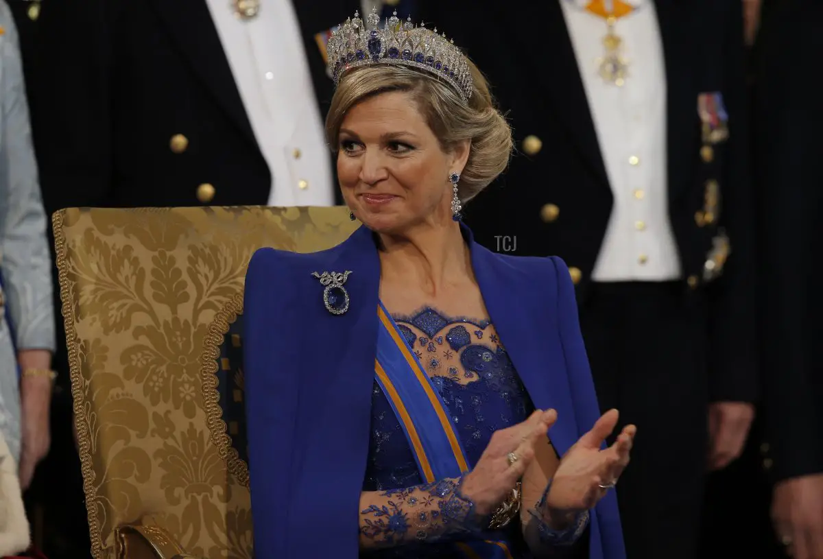 La Regina Massima dei Paesi Bassi applaude durante la cerimonia d'inaugurazione per suo marito il Re Willem-Alexander dei Paesi Bassi il 30 aprile 2013 presso la Nieuwe Kerk (Nuova Chiesa) di Amsterdam