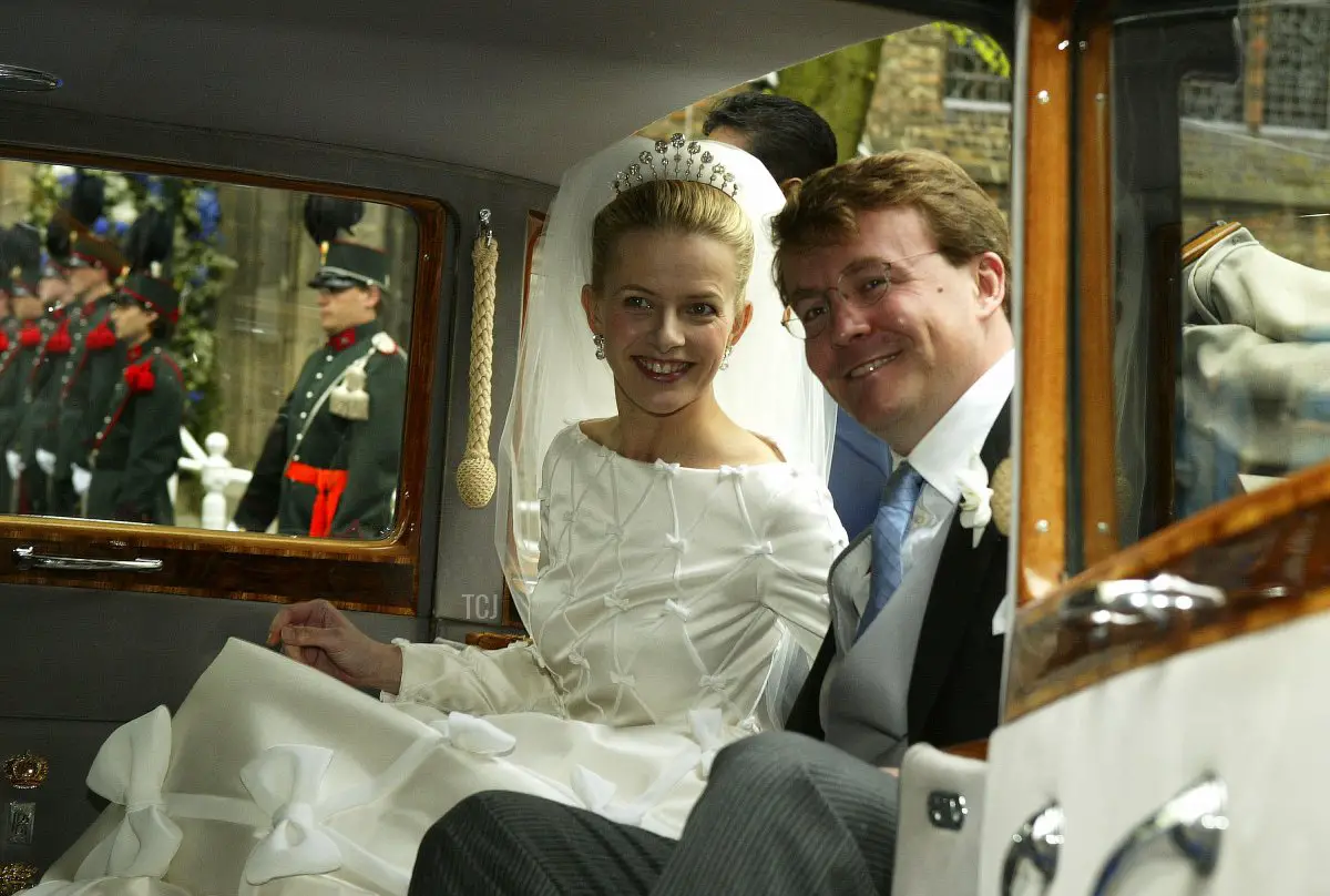 Il Principe Friso e la Principessa Mabel sono ritratti nel giorno delle loro nozze a Delft, 24 Aprile 2004 (Pascal Le Segretain/Getty Images)