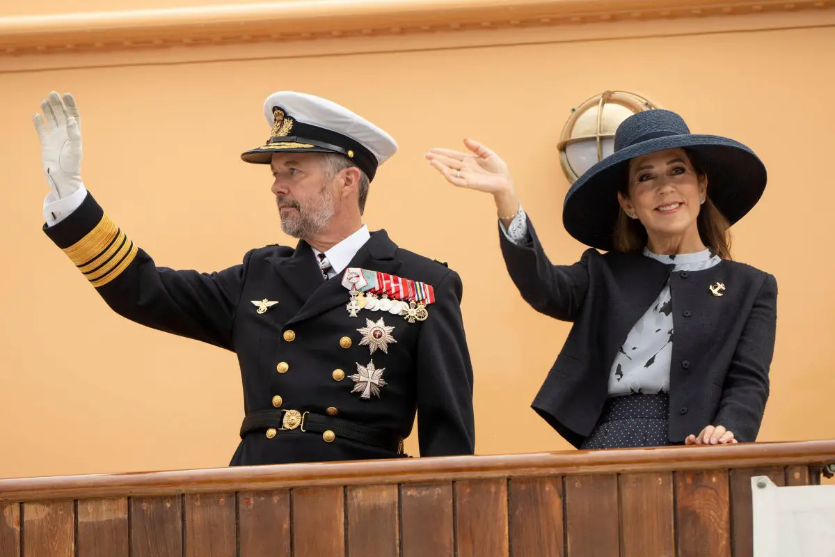 Il Re e la Regina di Danimarca visitano Velje a bordo del Yatch Reale Dannebrog il 22 agosto 2024 (Bo Amstrup/Ritzau Scanpix/Alamy)