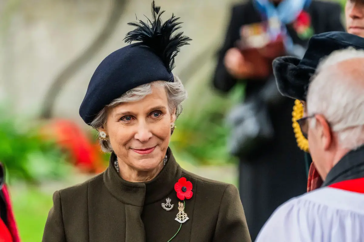 La Duchessa di Gloucester visita il Campo della Commemorazione presso l'Abbazia di Westminster a Londra il 7 novembre 2024 (Guy Bell/Alamy)