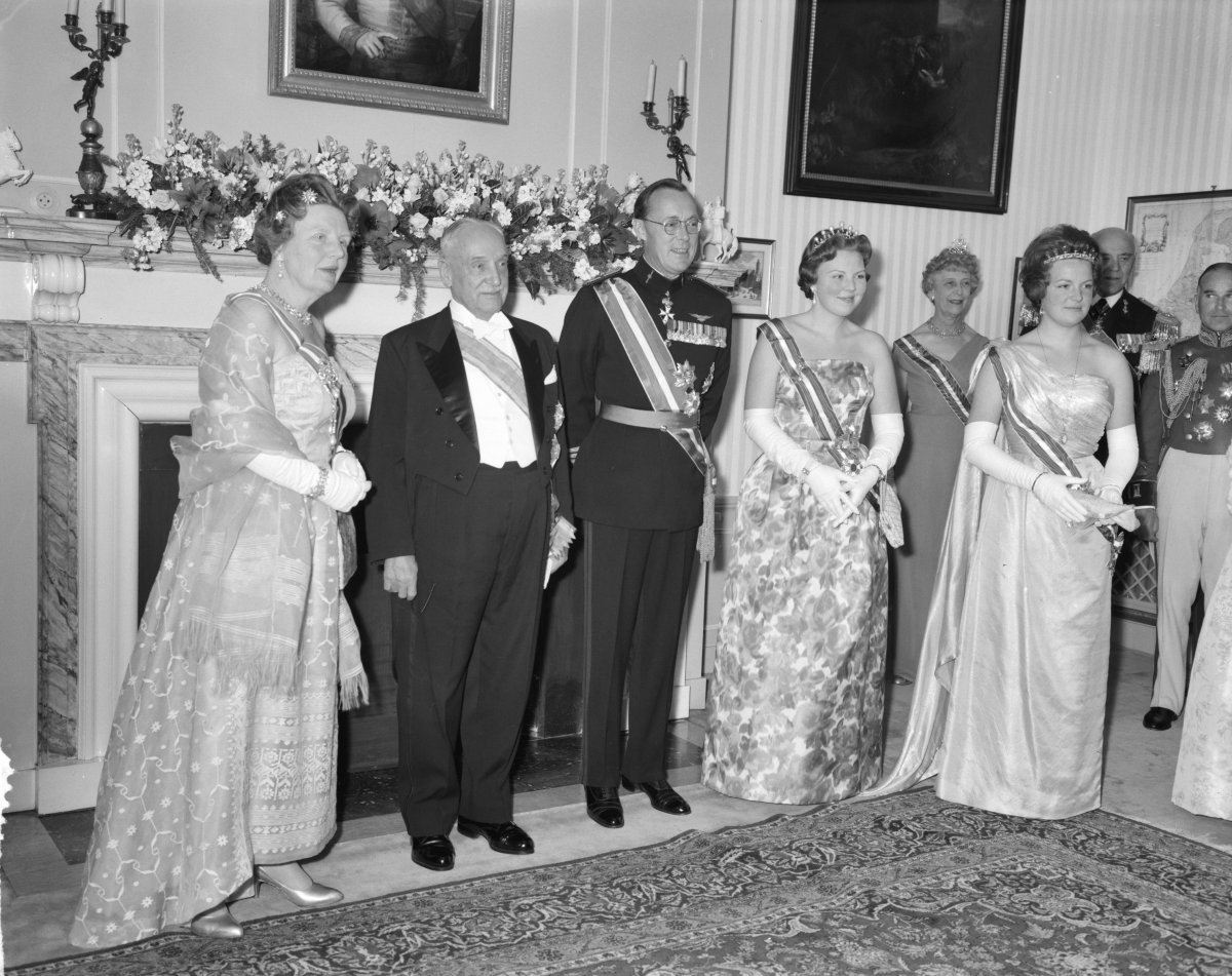 I reali olandesi partecipano a una cena di gala presso l'Ambasciata austriaca, 18 maggio 1961