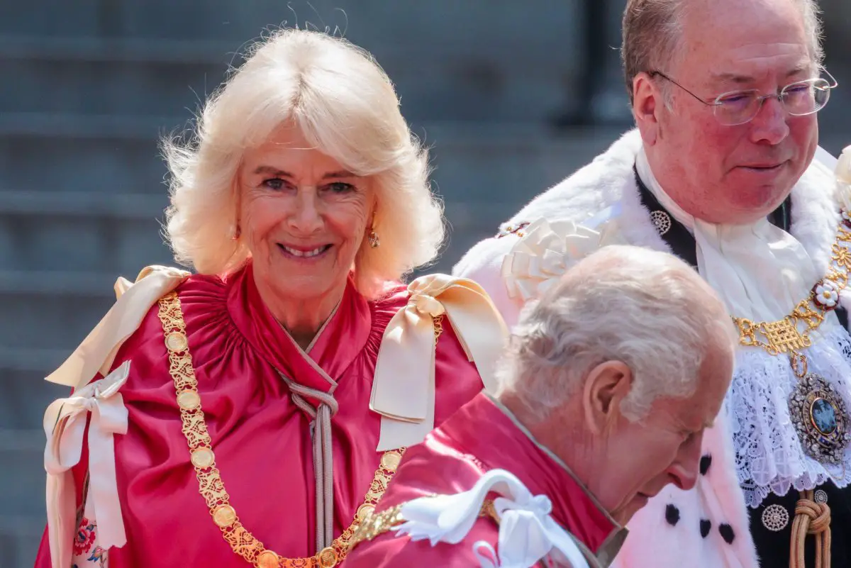 Il Re Carlo III e la Regina Camilla del Regno Unito, con il Sindaco di Londra, partecipano alla cerimonia per l'Ordine dell'Impero Britannico presso la Cattedrale di St Paul a Londra il 15 maggio 2024 (Amanda Rose/Alamy)