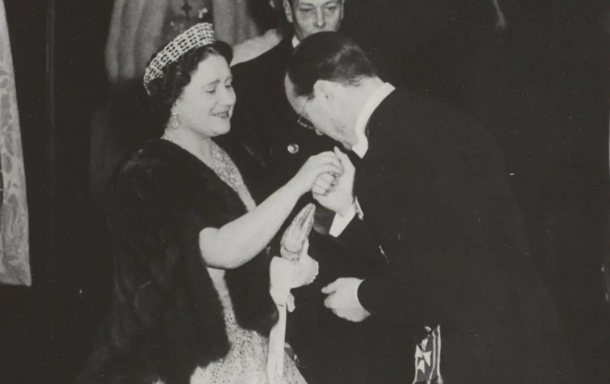 Cena di ritorno a Claridge's durante la visita di stato olandese, 1950