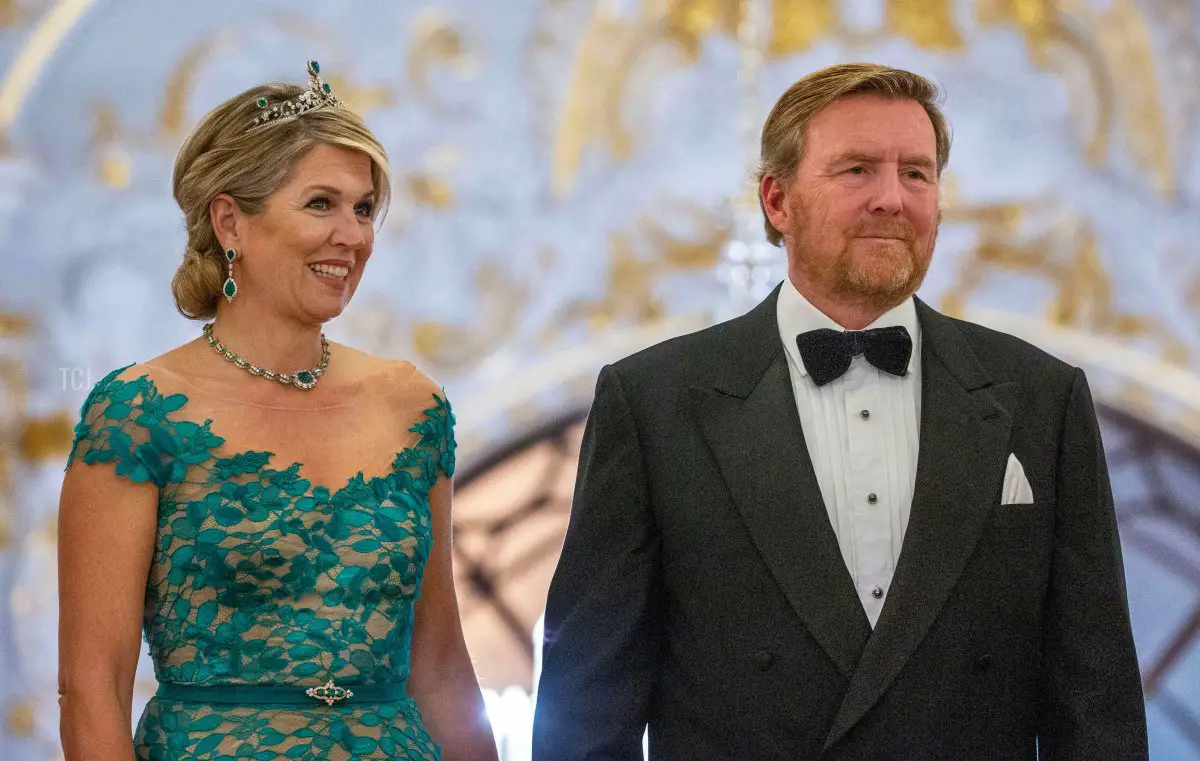 Il Re Willem-Alexander e la Regina Massima dei Paesi Bassi partecipano a un banchetto di stato alla Reduta, sede della Filarmonica Slovacca, a Bratislava il 7 marzo 2023 (Albert Nieboer/DPA Picture Alliance/Alamy)